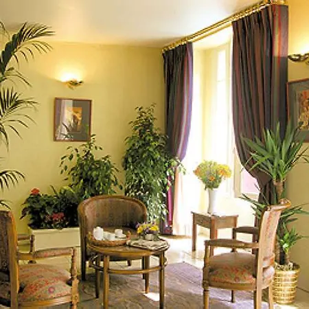 New Le Voltaire Paříž