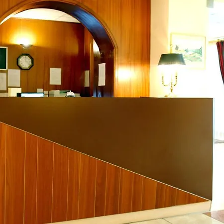 New Le Voltaire Hotell