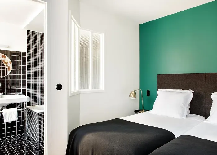 New Le Voltaire Hotel