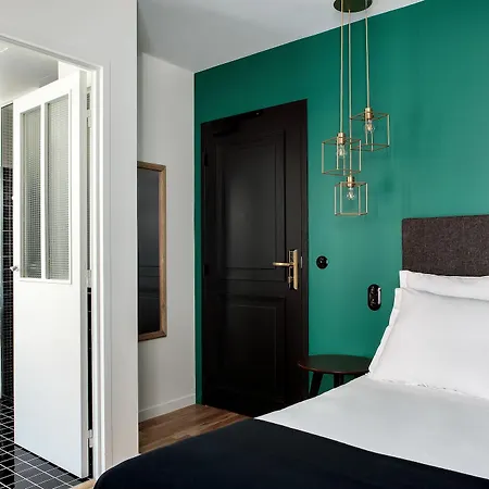 New Le Voltaire Hotel