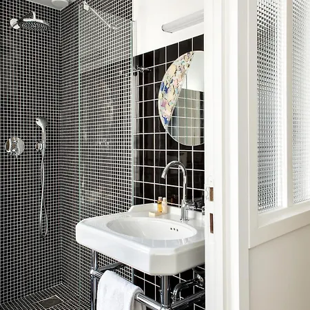 New Le Voltaire Paris