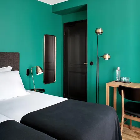 New Le Voltaire Hotel 4*