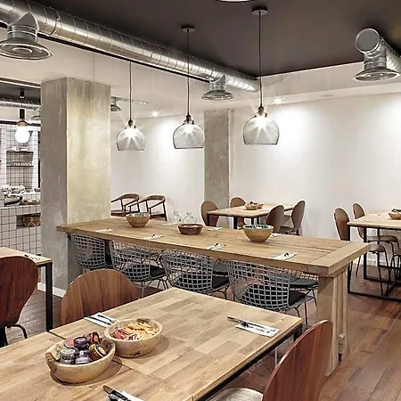 New Le Voltaire Otel