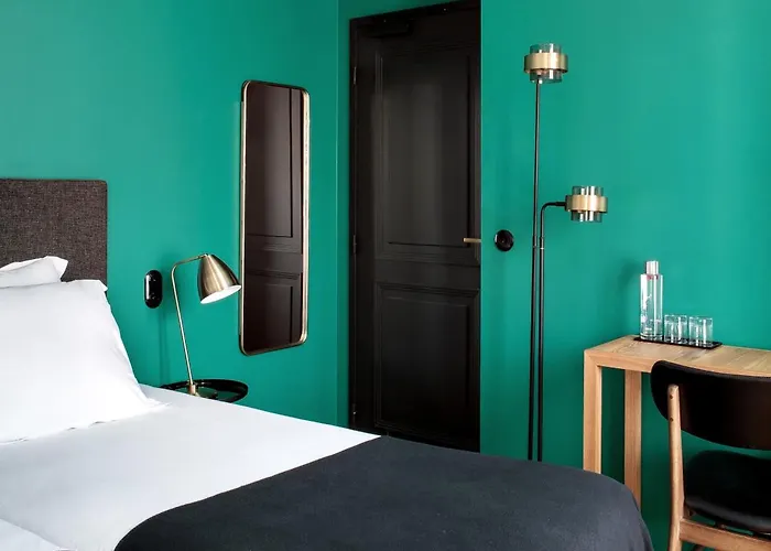 New Le Voltaire Hotel 4*
