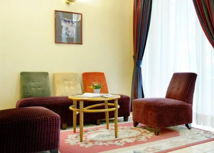 New Le Voltaire Отель