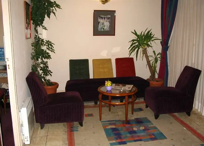 Отель New Le Voltaire Париж